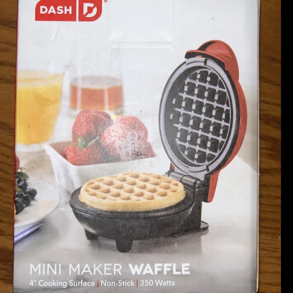DASH MINI MAKER WAFFLE 4" COOKING SURFACE NON-STICK NEW IN BOX